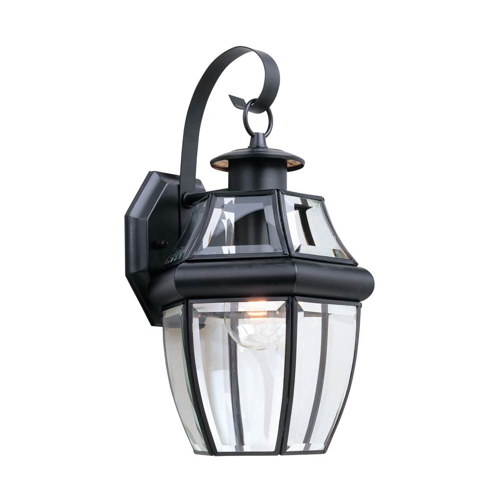 Generation Lighting Lancaster Traditional 1-Light Outdoor Exterior Large Wall Lantern Sconce In Black Finish With Clear Curved Beveled Glass Shade